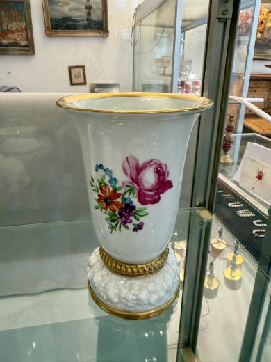 Rosenthal Porzellanvase mit floralem Dekor und Goldrand