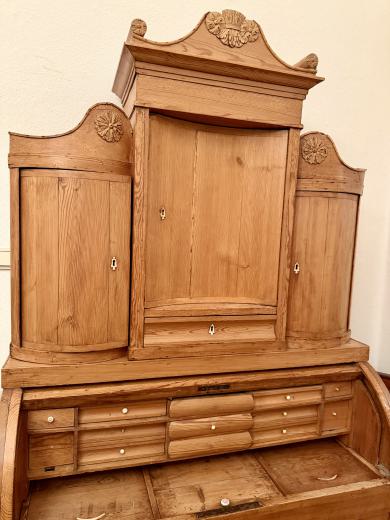 Historistischer Weichholz Sekretär mit Aufsatz Bild 2